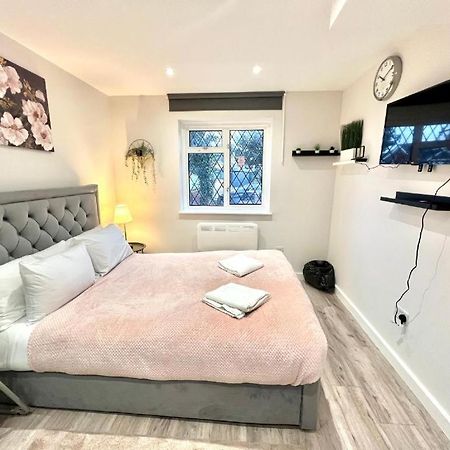 Heathrow Guest House - Oakway Feltham エクステリア 写真
