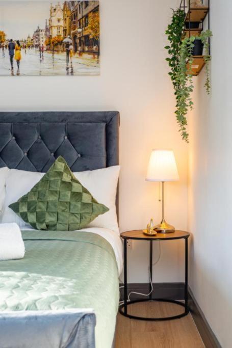 Heathrow Guest House - Oakway Feltham エクステリア 写真
