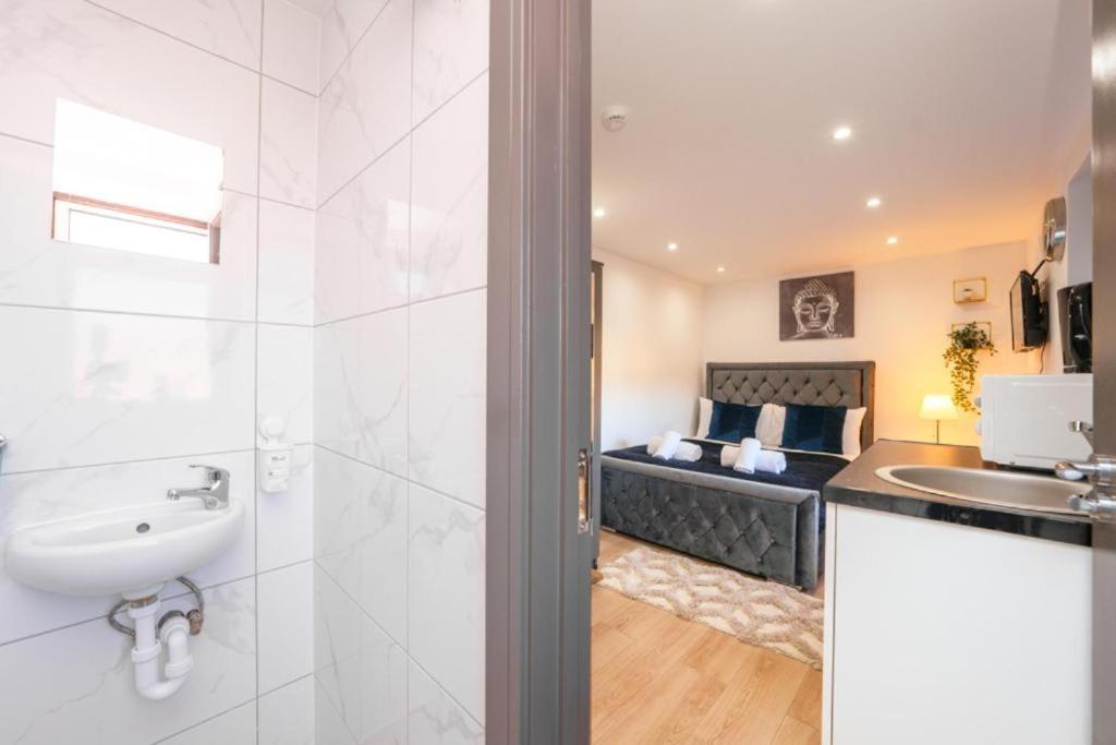 Heathrow Guest House - Oakway Feltham エクステリア 写真