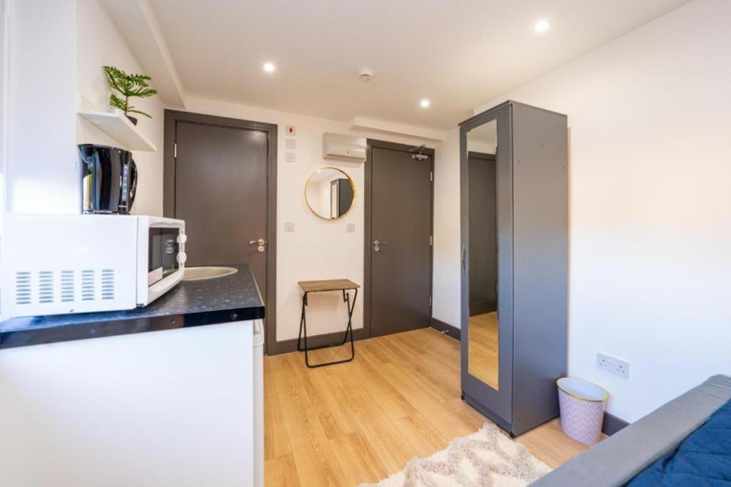 Heathrow Guest House - Oakway Feltham エクステリア 写真