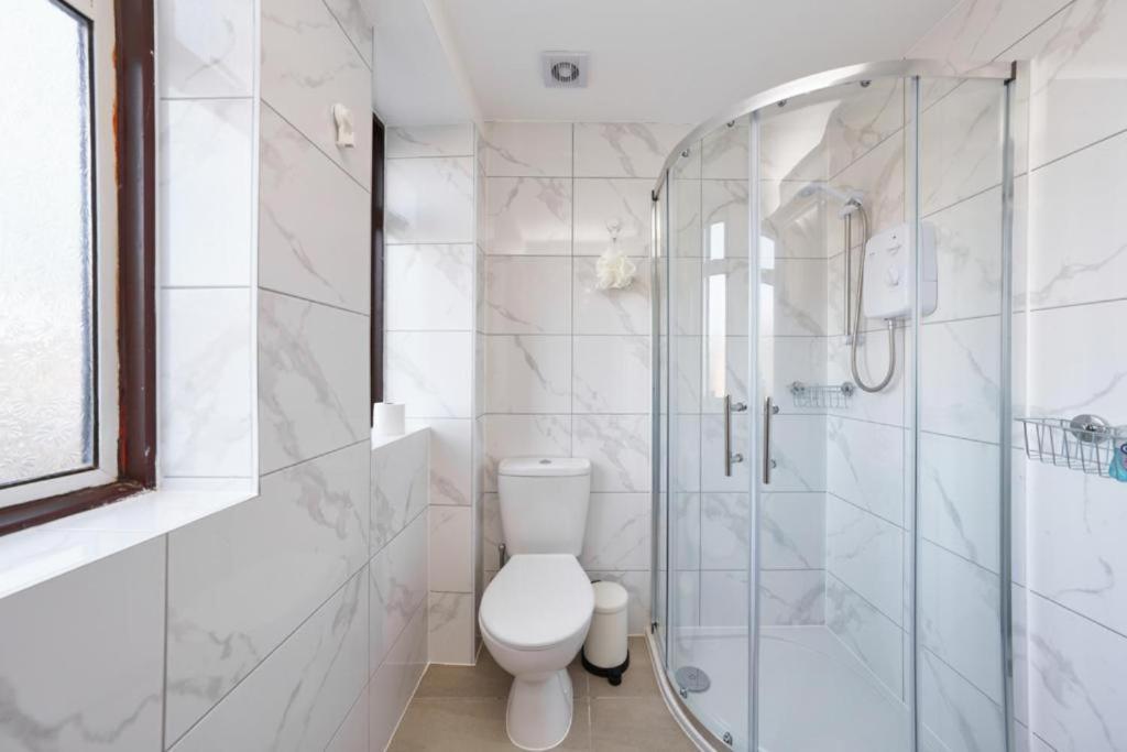 Heathrow Guest House - Oakway Feltham エクステリア 写真
